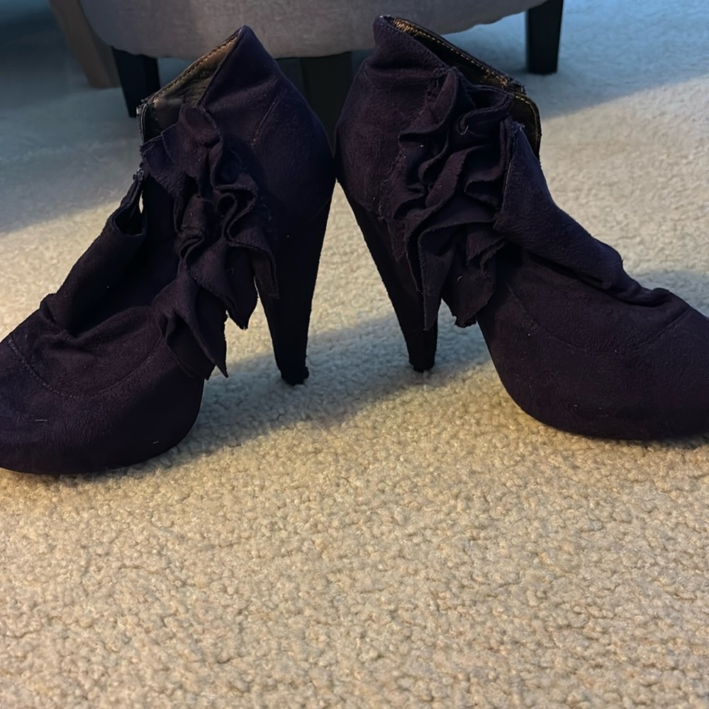 Purple ruffle suede booties